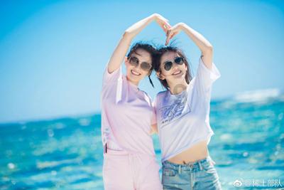 女子腰腹部藏50部手机入境：均为苹果、三星牌